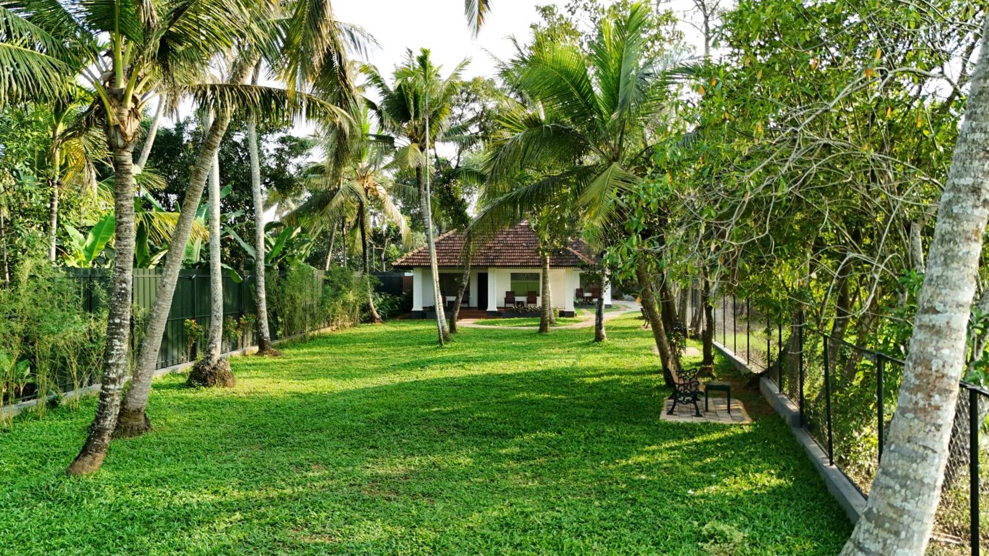 Paadam By The Backwaters Kumarakom Exterior photo